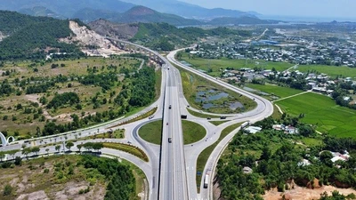 Đà Nẵng thông xe kỹ thuật tuyến cao tốc Hòa Liên - Túy Loan
