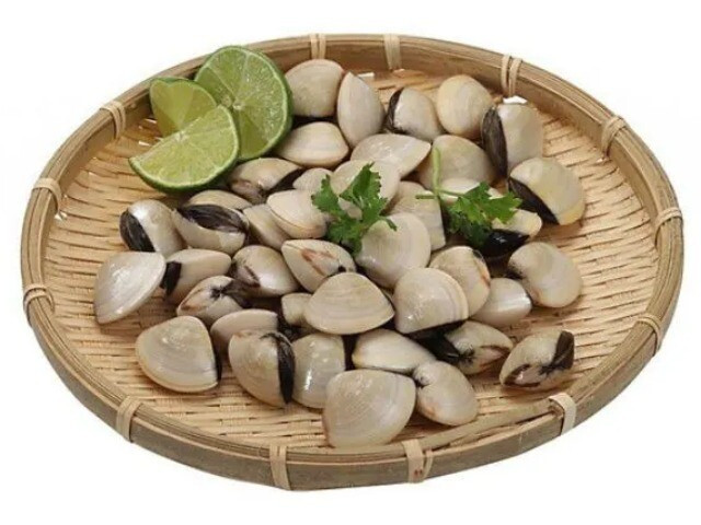 Rửa ngao, cho ớt hay rượu xưa rồi, người bán hải sản dạy tôi mẹo mới thực sự hiệu quả này, cát sạch bong không còn một hạt