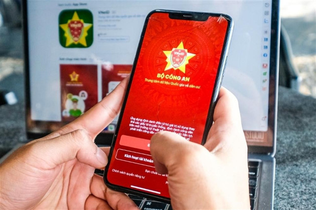 Người dân cần cảnh giác chiêu cũ yêu cầu cài đặt phần mềm VNeID giả mạo tái diễn. Người dân cần cảnh giác chiêu cũ yêu cầu cài đặt phần mềm VNeID giả mạo tái diễn.