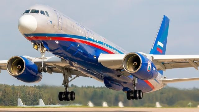 Máy bay chở khác dân dụng TU-214. Ảnh: KAPO Máy bay chở khác dân dụng TU-214. Ảnh: KAPO