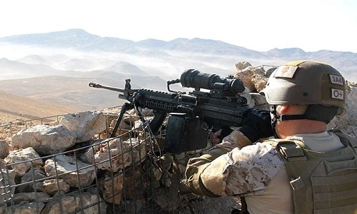 Ảnh: Quân đội Lebanon truy quét IS dọc biên giới với Syria