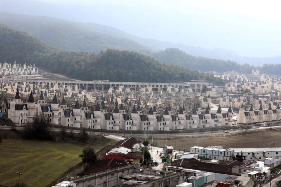 Cảnh sửng sốt bên trong thị trấn “ma” ở Thổ Nhĩ Kỳ