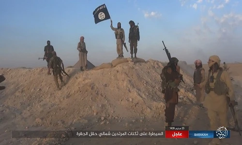 IS bắt cóc 700 dân thường làm “lá chắn sống” tại Deir Ezzor