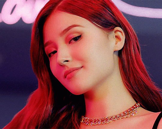 br/> Nhóm nhạc Momoland mới trở lại với ca khúc "Yummy Yummy Love" thu hút sự quan tâm của người hâm mộ K Pop. Ngay sau đó, cái tên Nancy - thành viên có sức hút nhất nhì Momoland nhanh chóng được đẩy lên top tìm kiếm thịnh hành trên Google Việt Nam.