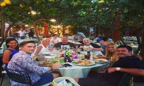 Cuộc sống xa hoa của những cậu ấm Nga giàu có