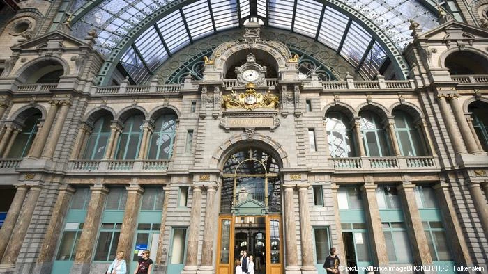 Choáng ngợp 10 nhà ga “đẹp như cung điện” ở Châu Âu