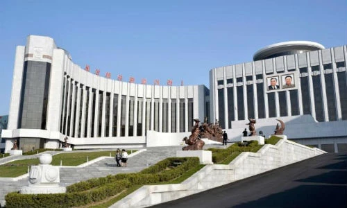 Bên trong Cung học sinh Mangyongdae nổi tiếng ở Triều Tiên
