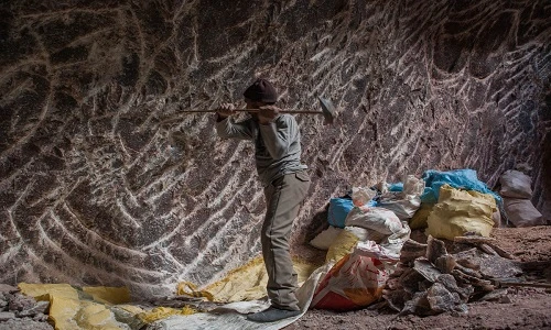 Nhọc nhằn cuộc sống của những thợ muối cuối cùng ở Ma-rốc