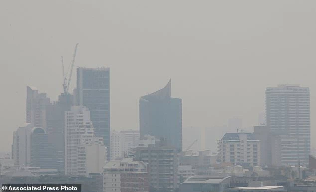 Hình ảnh ô nhiễm nghiêm trọng ở Bangkok, trường học phải đóng cửa