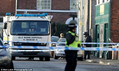 Kịch tính cuộc đột kích, phá âm mưu khủng bố ở Anh