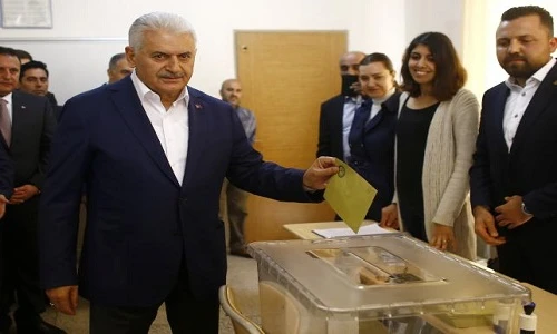 Hình ảnh trong cuộc trưng cầu dân ý lịch sử ở TNK