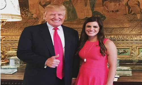 Ngắm nhìn nữ trợ lý xinh đẹp của Tổng thống Trump