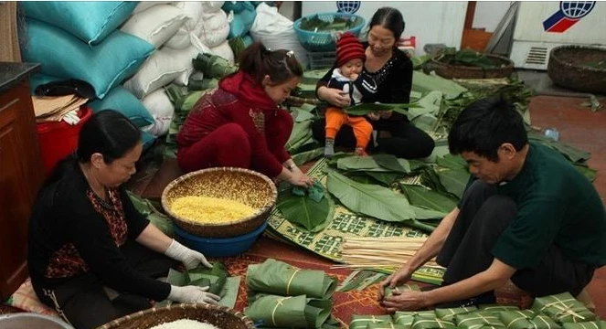 Nét đẹp phong tục gói bánh chưng ngày Tết