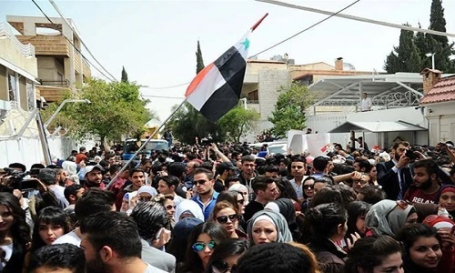 Ảnh: Sinh viên Syria biểu tình sau vụ Mỹ không kích Shayrat