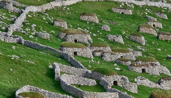 Kinh ngạc “thị trấn ma” trên quần đảo đẹp tựa thiên đường