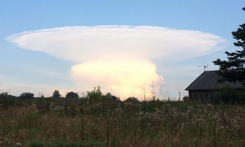 Dân chúng Siberia phát hoảng trước đám mây hình nấm khổng lồ