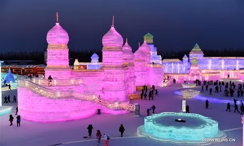 Choáng ngợp lễ hội băng đăng lớn nhất thế giới ở Trung Quốc
