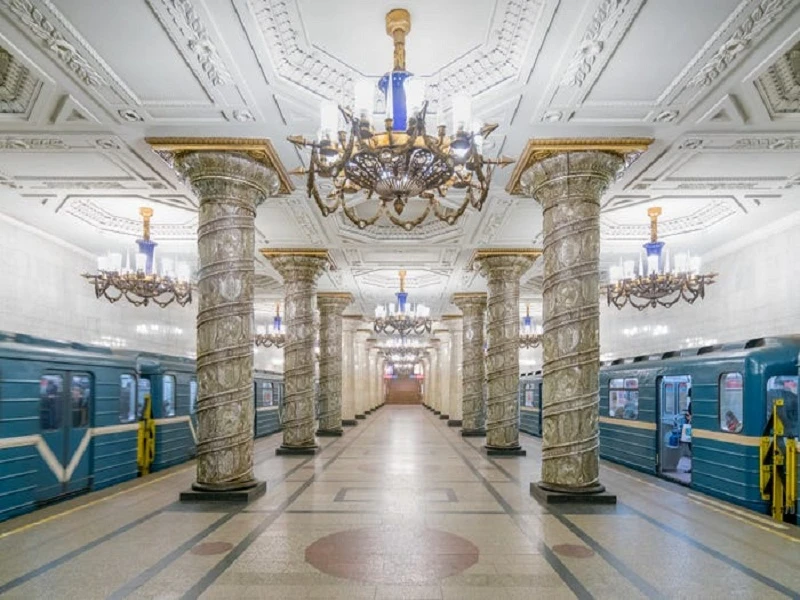 Choáng ngợp loạt ga tàu điện ngầm “sang chảnh” như cung điện thời Liên Xô