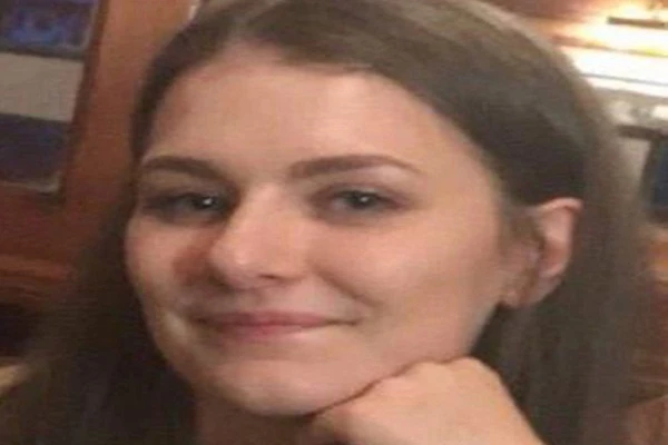 Cô gái xinh đẹp bị cưỡng hiếp, sát hại giữa đêm