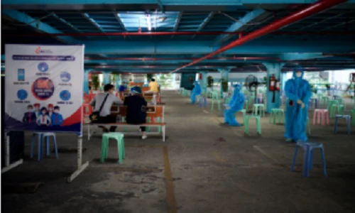 Những người đầu tiên được tiêm vắc xin COVID-19 mũi 3 tại TP.HCM