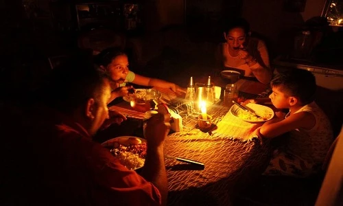 Cuộc sống chìm trong bóng tối của người dân Venezuela