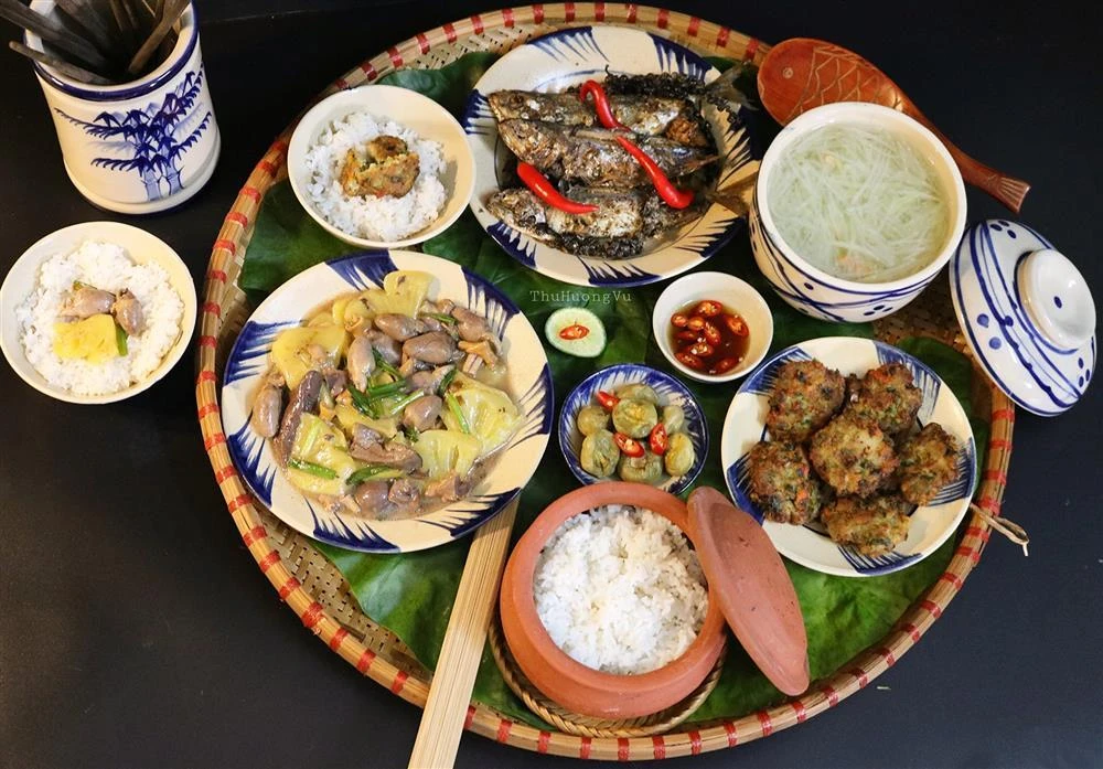 Thích mê loạt mâm cơm ngày lạnh của mẹ đảm