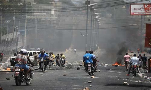 Haiti chìm trong bạo lực vì giá xăng tăng gần 40%