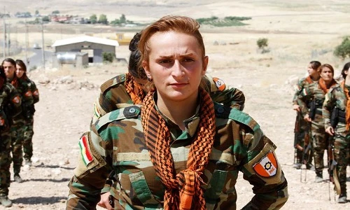 Kinh ngạc dàn "bóng hồng" người Kurd cầm súng khổ luyện tại Iraq