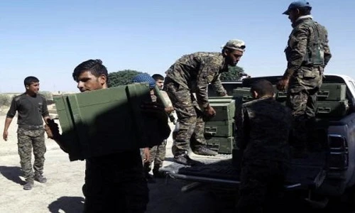 Ảnh: Mỹ “tuồn” vũ khí cho người Kurd tại Raqqa