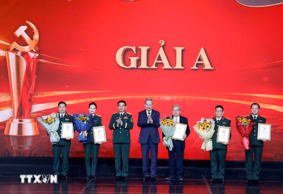trao-giai-2.jpg