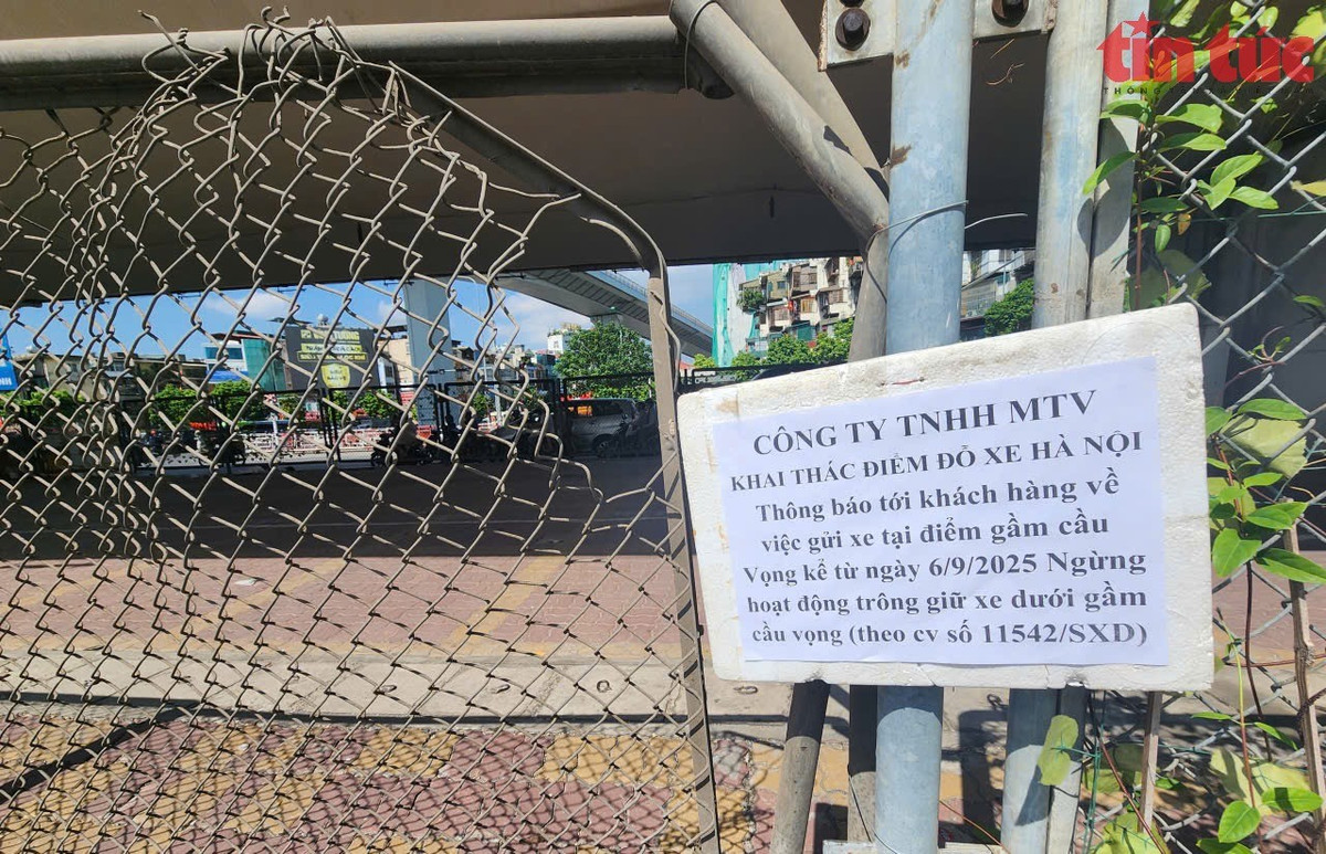 Sau yêu cầu của Sở GTVT Hà Nội, bãi xe dưới gầm cầu Chương Dương, Ngã Tư Vọng chính thức đóng cửa. Từ ngày 6/9, hai bãi xe này đều đồng loạt thông báo ngừng hoạt động trông giữ dưới gầm cầu.