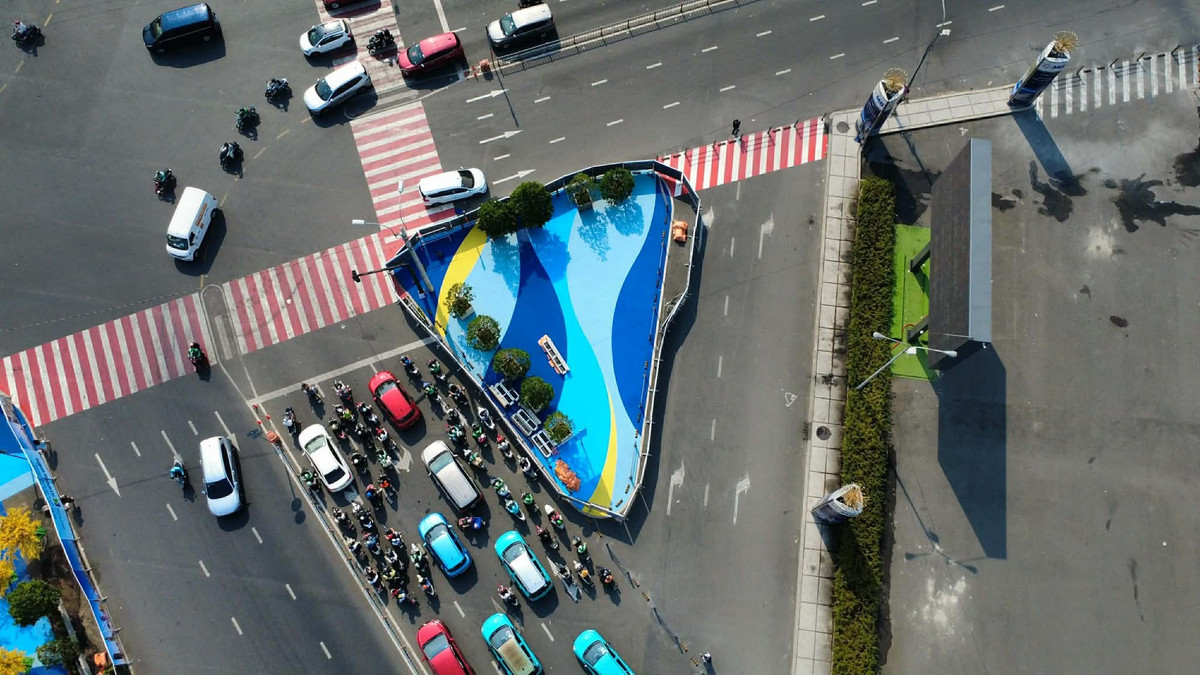 Sắc xanh “sóng biển” cùng mái đỏ rực rỡ của chợ Bến Thành hứa hẹn trở thành tọa độ check-in dịp Tết đến xuân sang sắp tới.