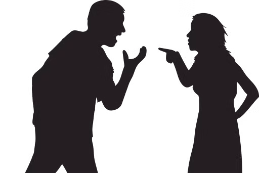 Khi được mời lên làm việc, T khai sau thời gian yêu nhau, khi chị H nhắc đến việc cưới xin thì T lại không muốn. Tối tháng 10/1990, chị H tìm đến lán T ở để nói chuyện. Trong lúc hai bên cãi vã, trong lúc giằng co, chị H bị ngã đập đầu vào thành giường tại lán. T bỏ ra ngoài, một lát sau anh ta quay lại thì phát hiện H đã không còn thở. Hoảng sợ, T kéo thi thể người yêu ra bãi đất ngay trong công trường. Anh ta lấy chiếc chăn hoa bọc thi thể chị H lại, đào đất rồi chôn. (Ảnh minh họa, nguồn internet)