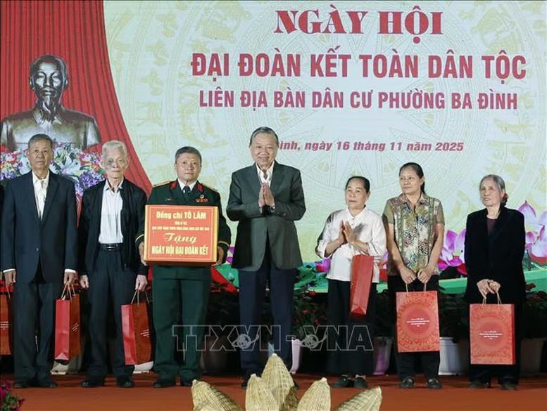 View - Tổng Bí thư Tô Lâm dự Ngày hội Đại đoàn kết dân tộc tại phường Ba Đình, Hà Nội | Báo Tri thức và Cuộc sống - TIN TỨC PHỔ BIẾN KIẾN THỨC 24H