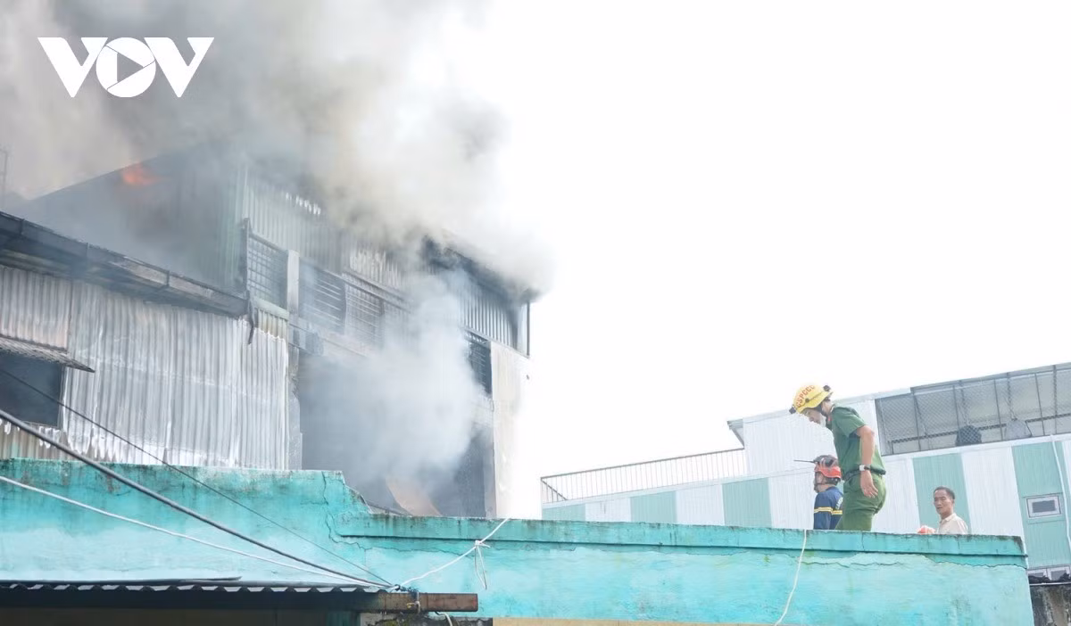 Các lực lượng tiếp cận hiện trường Lãnh đạo UBND phường An Hải đã đến hiện trường chỉ đạo công tác xử lý. Đến gần 9h sáng, đám cháy được dập tắt. Vụ cháy không gây thiệt hại về người, tuy nhiên nhiều tài sản bên trong bị thiêu rụi. Nguyên nhân và thiệt hại đang được cơ quan chức năng làm rõ.