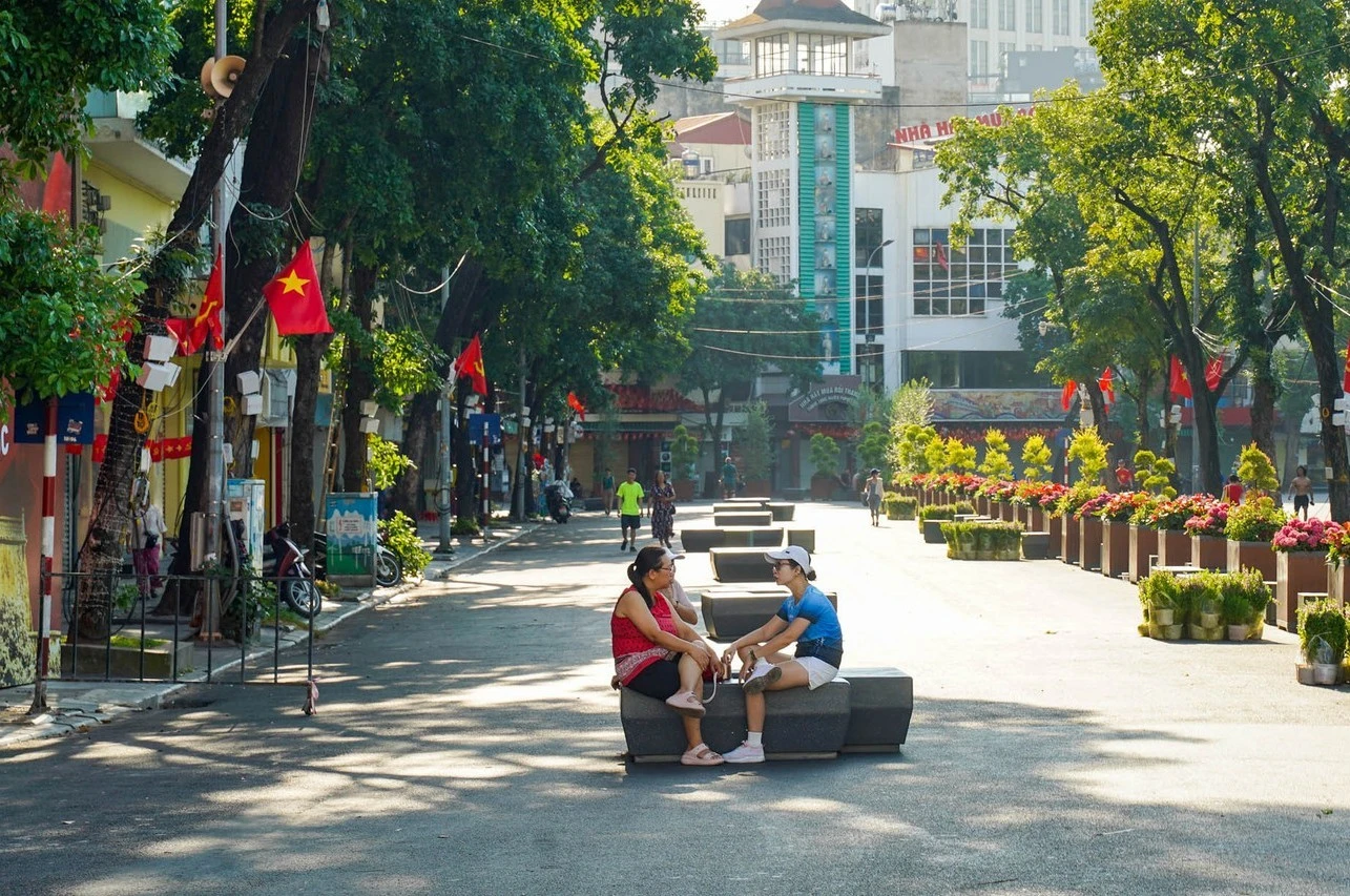 Bất ngờ diện mạo mới của Quảng trường Đông Kinh Nghĩa Thục