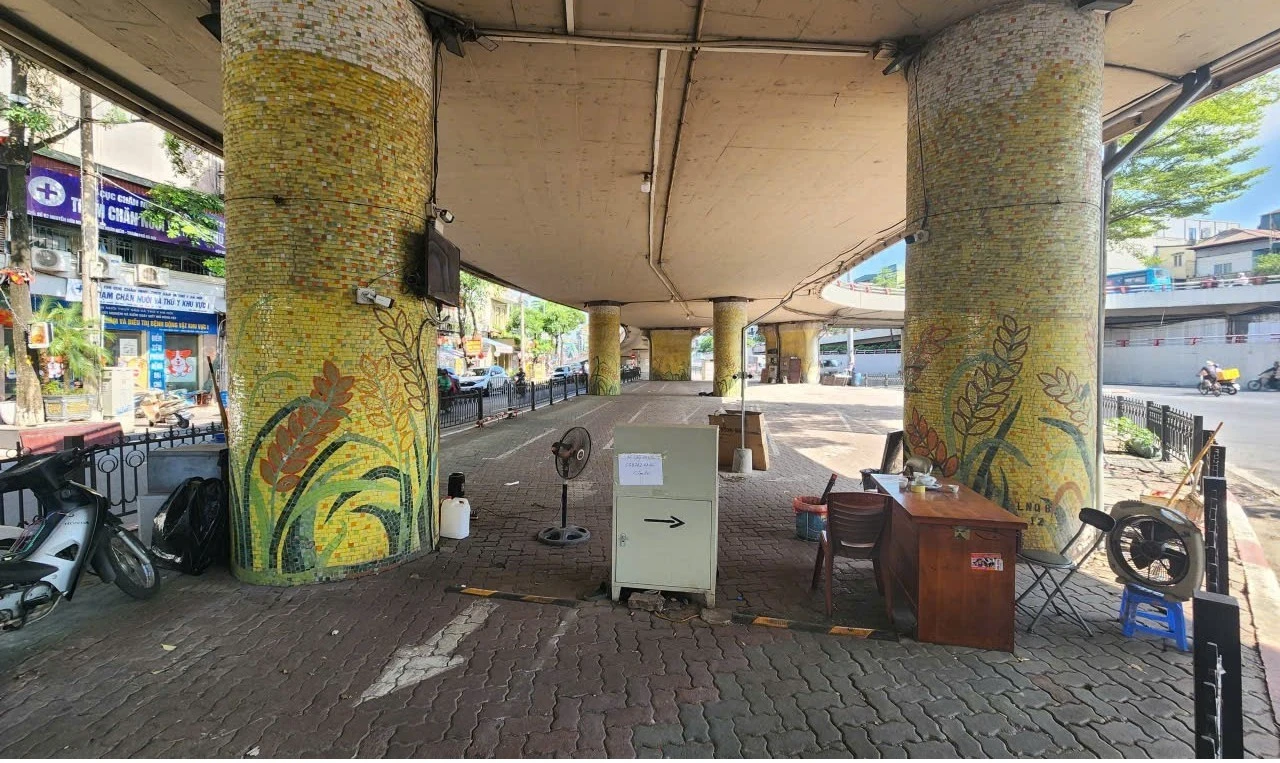 Hà Nội dọn sạch bãi xe dưới gầm cầu Chương Dương, Ngã Tư Vọng