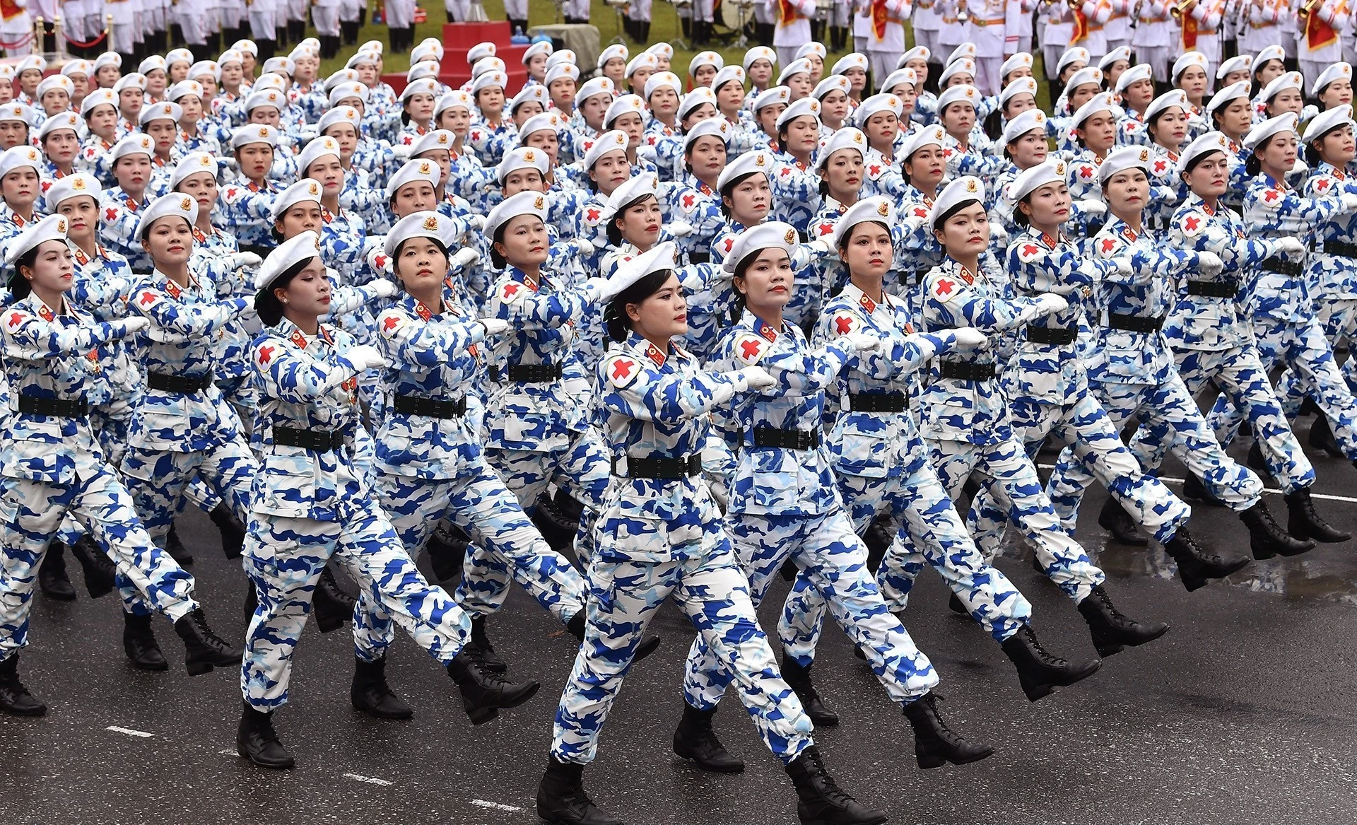 Những "bóng hồng" xinh đẹp trong hàng ngũ tập diễu binh A80