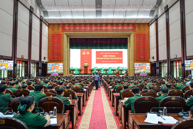 Toàn cảnh Hội nghị Quân chính toàn quân 6 tháng đầu năm 2025. Ảnh: Huy Văn. z6764356221913-8d6a8b3bb1ae87607cb3fd1b47a447a6.jpg