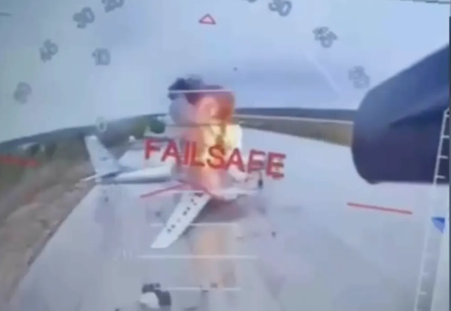 SBU vừa tổ chức cuộc tập kích UAV vào sâu lãnh thổ Nga, tấn công các sân bay quân sự và được cho là đã phá hủy 41 máy bay của Nga. Ảnh: Ukrinform tap-kich-uav.png