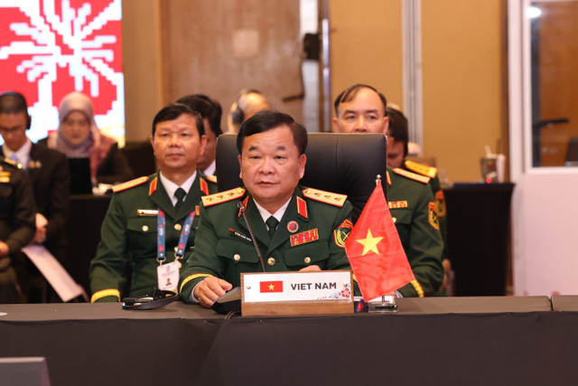 Thượng tướng Hoàng Xuân Chiến, Thứ trưởng Bộ Quốc phòng tham dự hội nghị. Ảnh: Bộ Quốc phòng. 159a9705.jpg