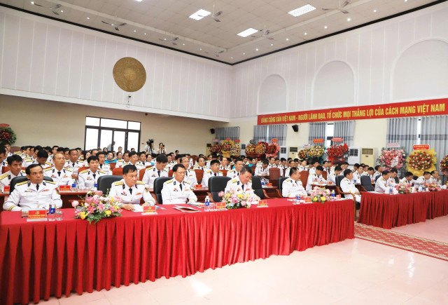 Các đại biểu dự đại hội. z6671394020387-445f10589795fff11495adf48211bae6.jpg