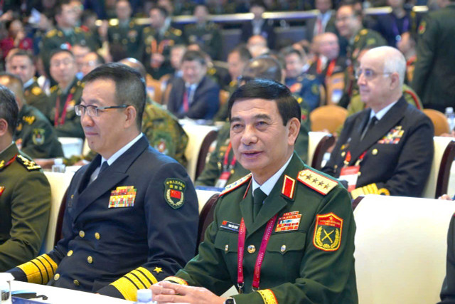 Đại tướng Phan Văn Giang, Ủy viên Bộ Chính trị, Phó bí thư Quân ủy Trung ương, Bộ trưởng Bộ Quốc phòng tại Phiên toàn thể 1. z7024388119839-9b138a65757bf85a65fb9b5c04c34c37.jpg