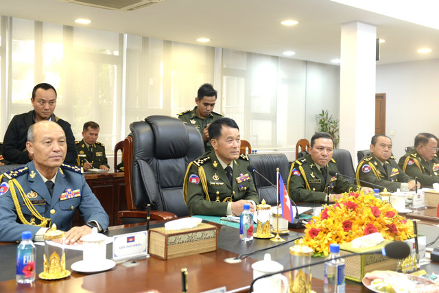Đại tướng Vong Pisen phát biểu tại hội đàm. Ảnh: Văn Hiếu. dsc-8013.jpg