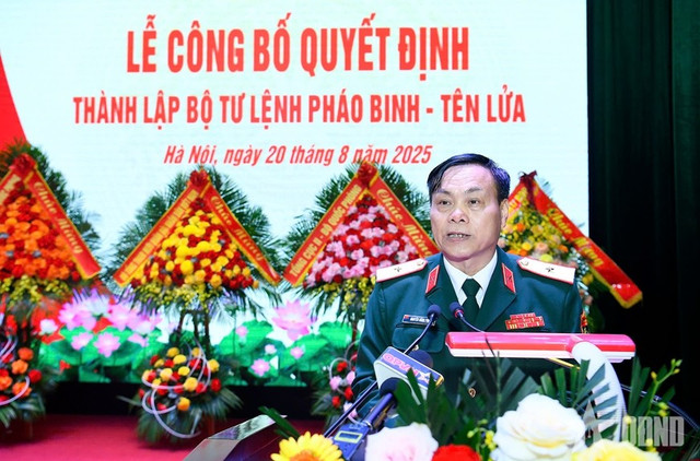 Thiếu tướng Nguyễn Hồng Phong, Tư lệnh Bộ tư lệnh Pháo binh - Tên lửa phát biểu tại buổi lễ. Ảnh: QĐND Thiếu tướng Nguyễn Hồng Phong, Tư lệnh Bộ tư lệnh Pháo binh - Tên lửa phát biểu tại buổi lễ. Ảnh: QĐND
