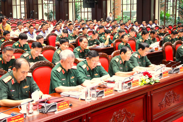 Các đại biểu tham dự Hội nghị lấy ý kiến dự thảo Nghị quyết của Quốc hội về sửa đổi, bổ sung một số điều của Hiến pháp 2013 của Bộ Quốc phòng. Ảnh: Trà Khánh. img-9337.jpg
