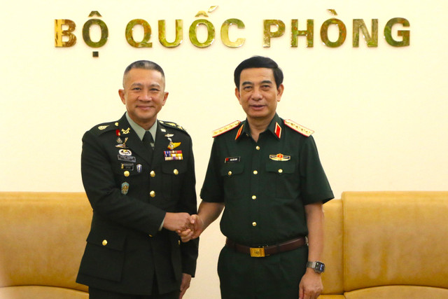 Đại tướng, Bộ trưởng Quốc phòng Phan Văn Giang tiếp Đại tướng Songwit Noonpackdee, Tư lệnh Lực lượng Quốc phòng Thái Lan. Ảnh: Trà Khánh. img-1107.jpg