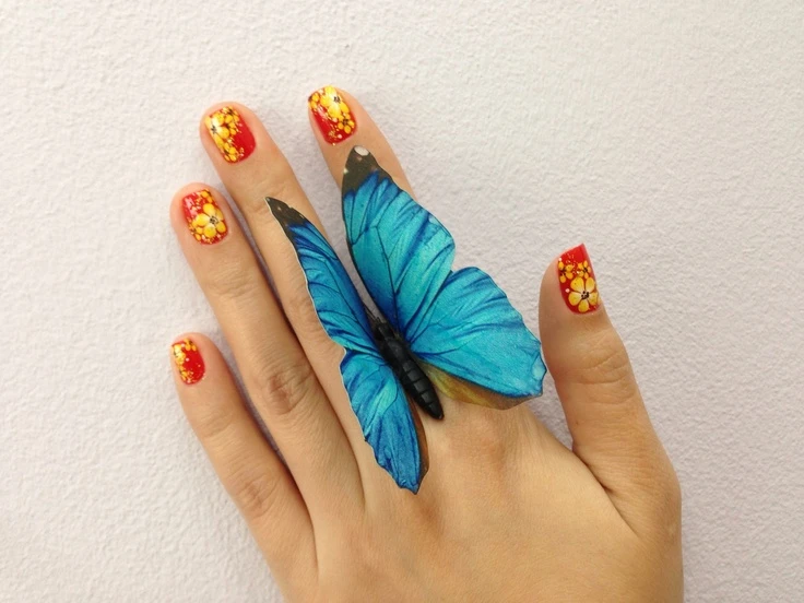 Biến tấu tay xinh với mẫu nail đón Tết