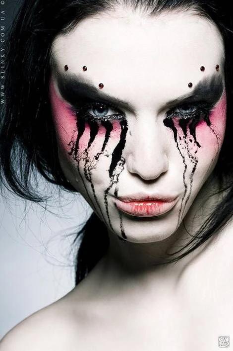 Biến hình ma mị đêm Halloween