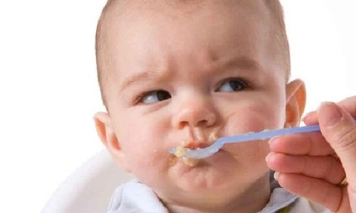 Soi cách chăm con sai lầm của các bà mẹ Việt